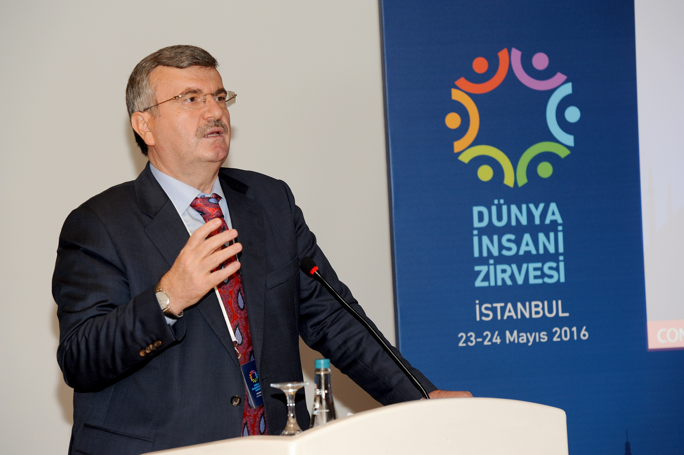 Başkan Akyürek BM İnsani Zirvesi'nde Konuştu