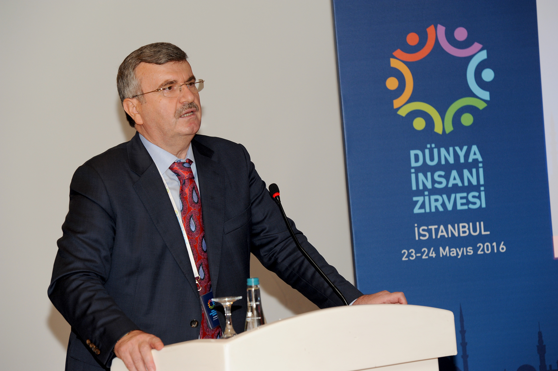 Başkan Akyürek BM İnsani Zirvesi'nde Konuştu