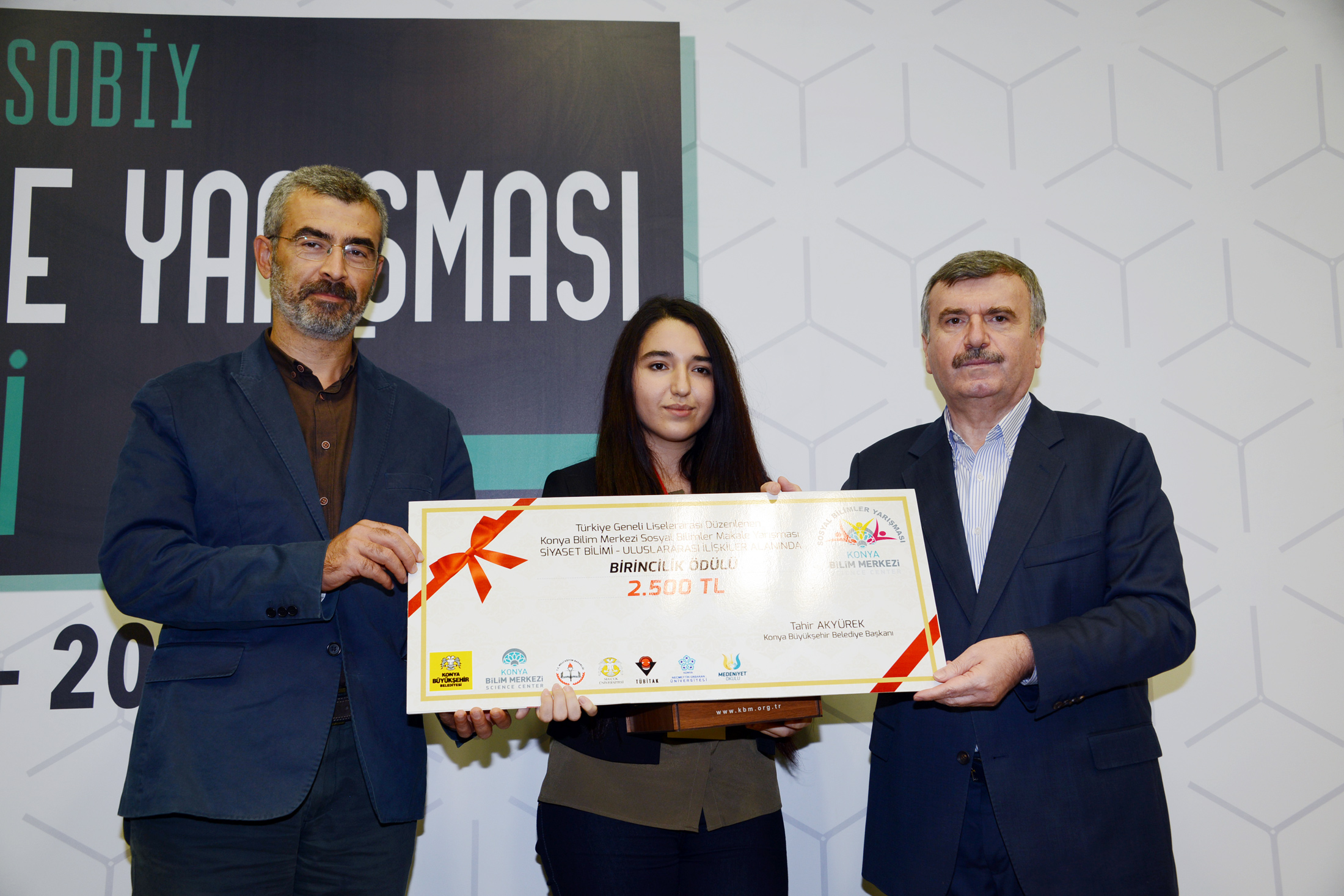Geleceğin Beyinleri Bilim Merkezi'nde Ödüllendirildi