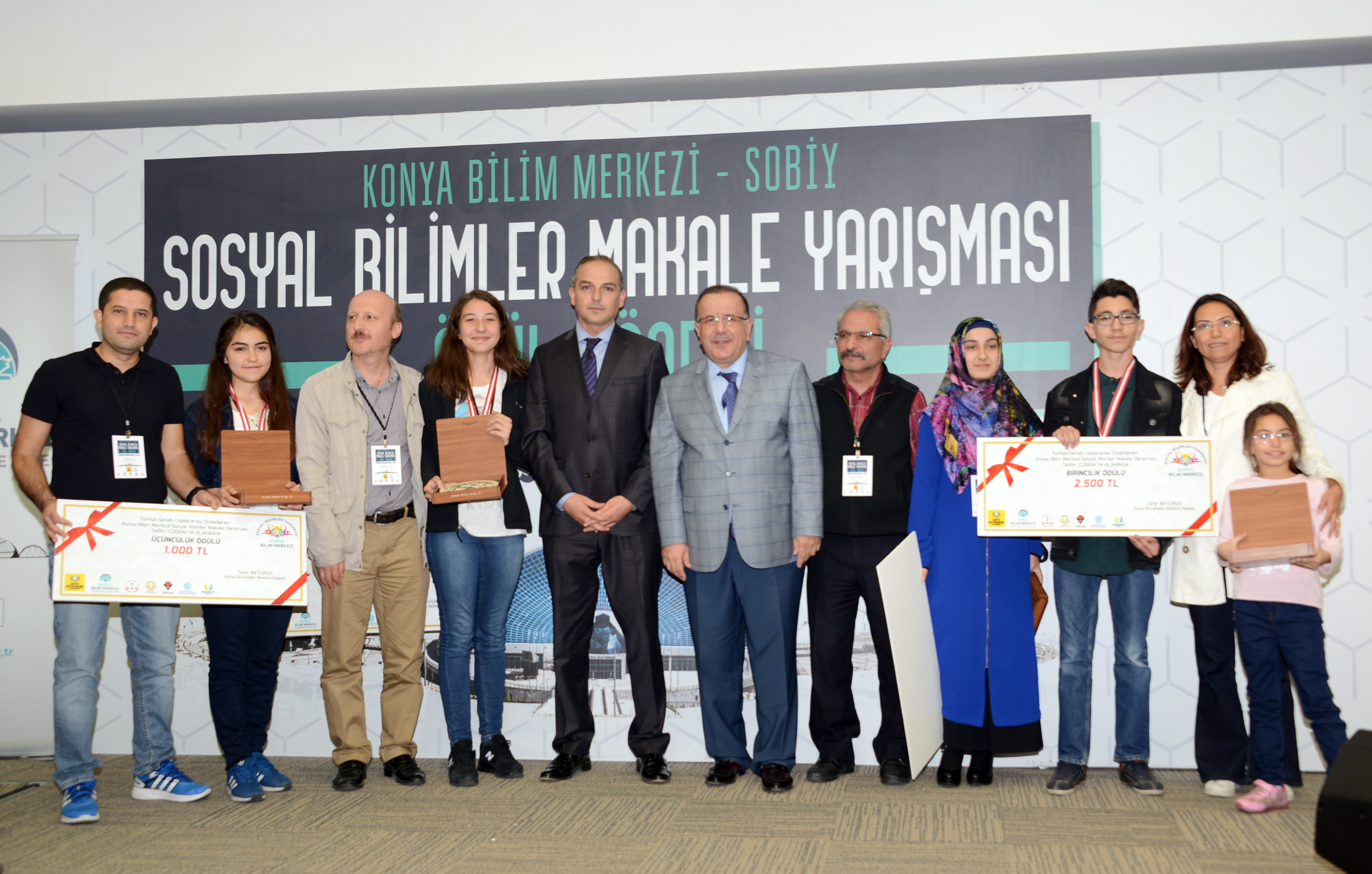 Geleceğin Beyinleri Bilim Merkezi'nde Ödüllendirildi