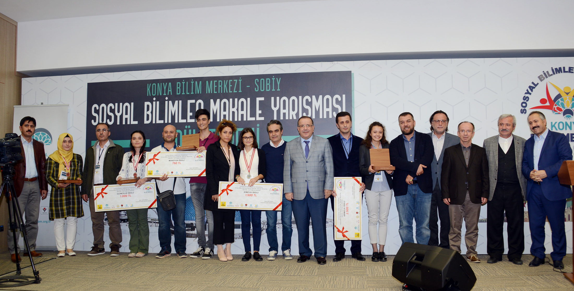 Geleceğin Beyinleri Bilim Merkezi'nde Ödüllendirildi