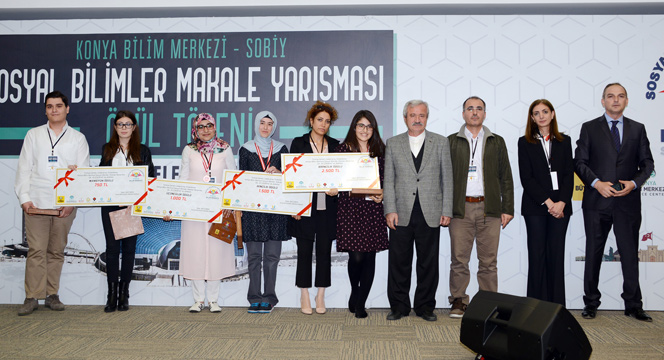 Geleceğin Beyinleri Bilim Merkezi'nde Ödüllendirildi