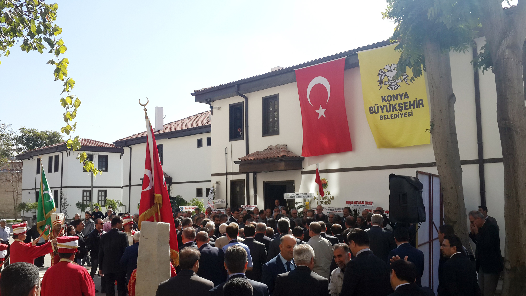 Büyükşehir'den Muhtarlara 'Muhtarlar Günü' Hediyesi