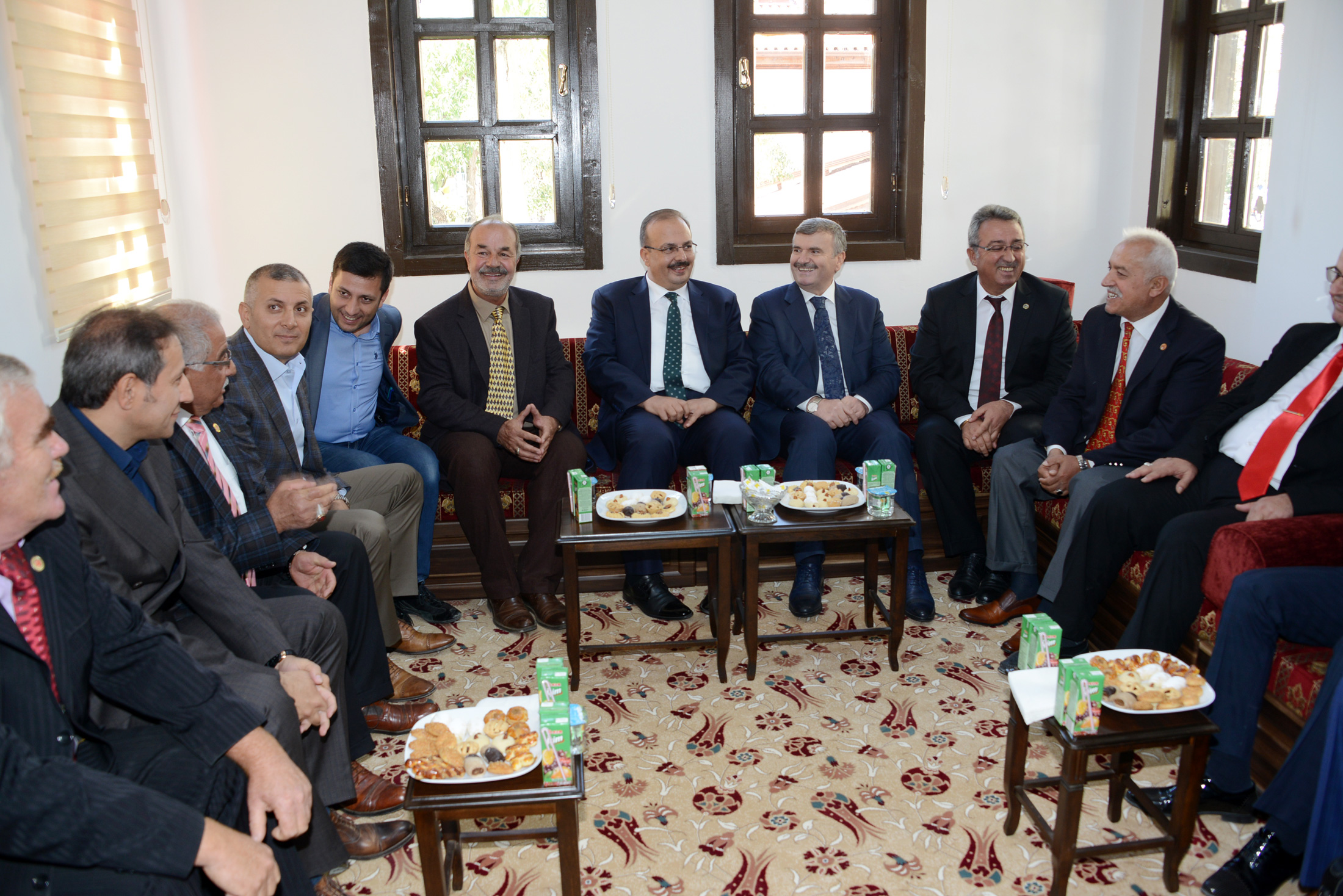 Büyükşehir'den Muhtarlara 'Muhtarlar Günü' Hediyesi