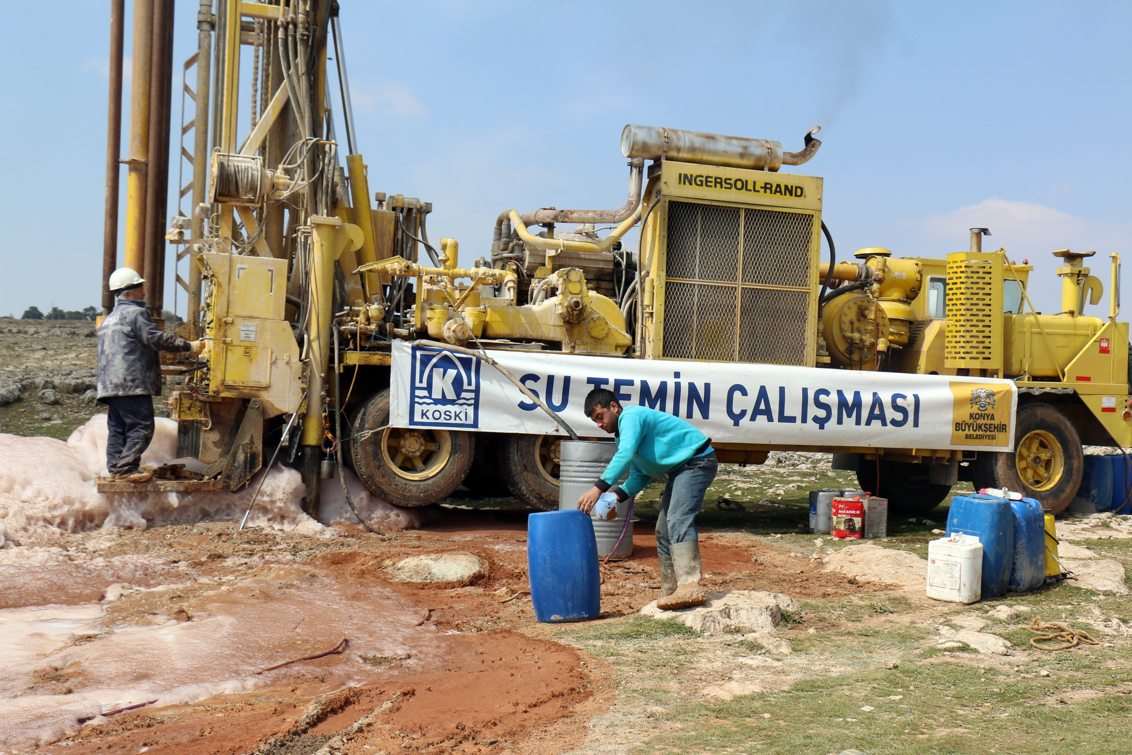 Cihanbeyli'nin İki Mahallesine Derin Su Kuyusu Açıldı