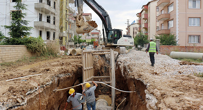 2015'te 1.626 KM Su Ve Kanalizasyon Şebekesi Döşendi