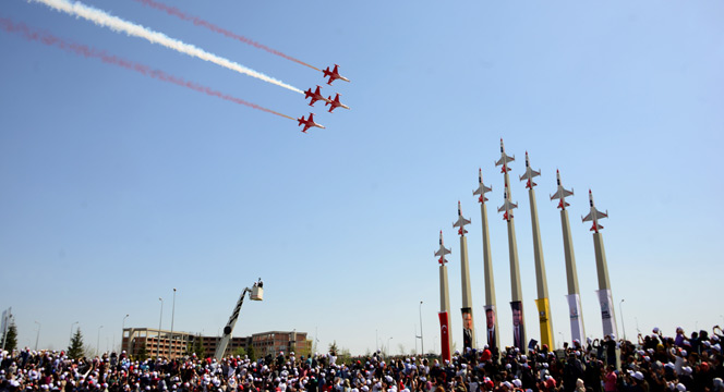 Türk Yıldızları Parkı Muhteşem Bir Törenle Açıldı