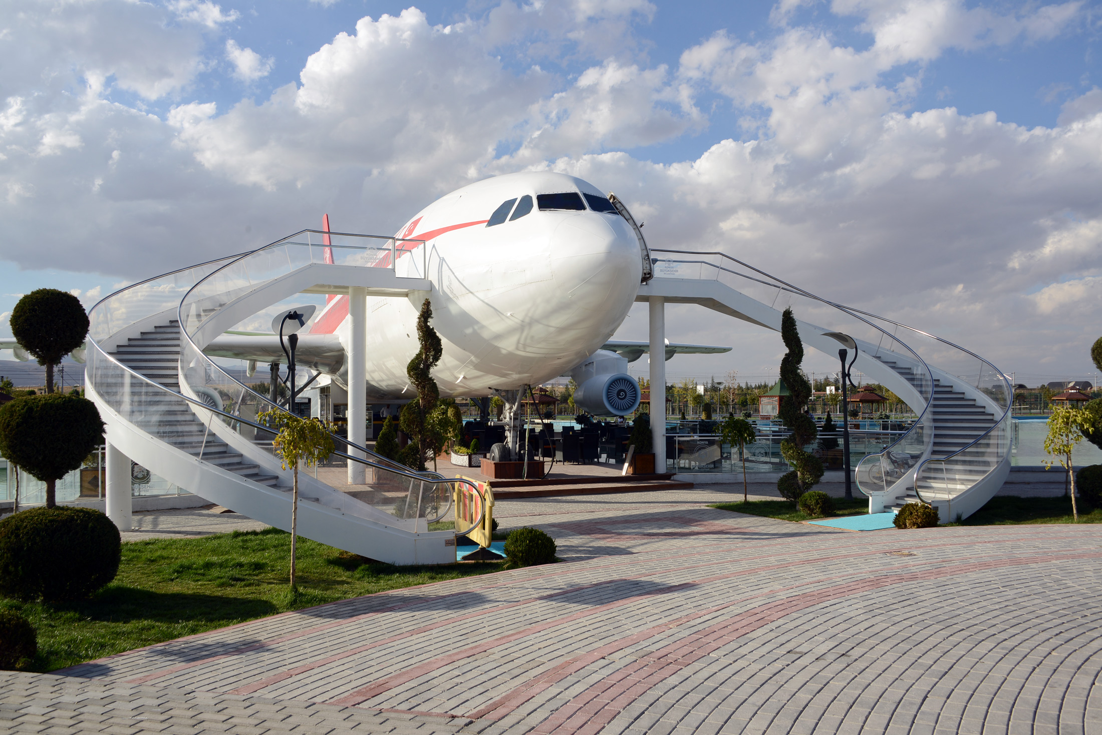 Uçak Restoran ve Kafe Hizmete Girdi