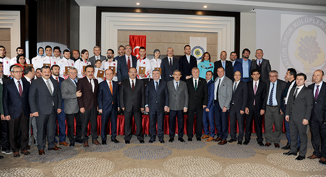 Başkan Akyürek 'Yılın Enleri' Ödül Törenine Katıldı