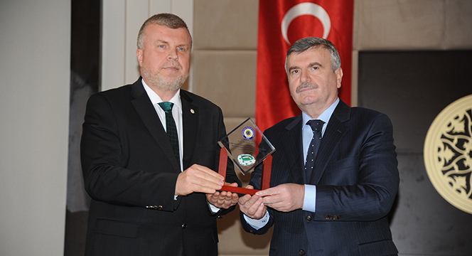 Başkan Akyürek 'Yılın Enleri' Ödül Törenine Katıldı