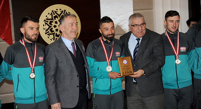 Başkan Akyürek 'Yılın Enleri' Ödül Törenine Katıldı