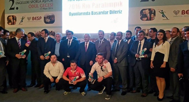 Büyükşehir Belediyespor Yılın Spor Kulübü Seçildi