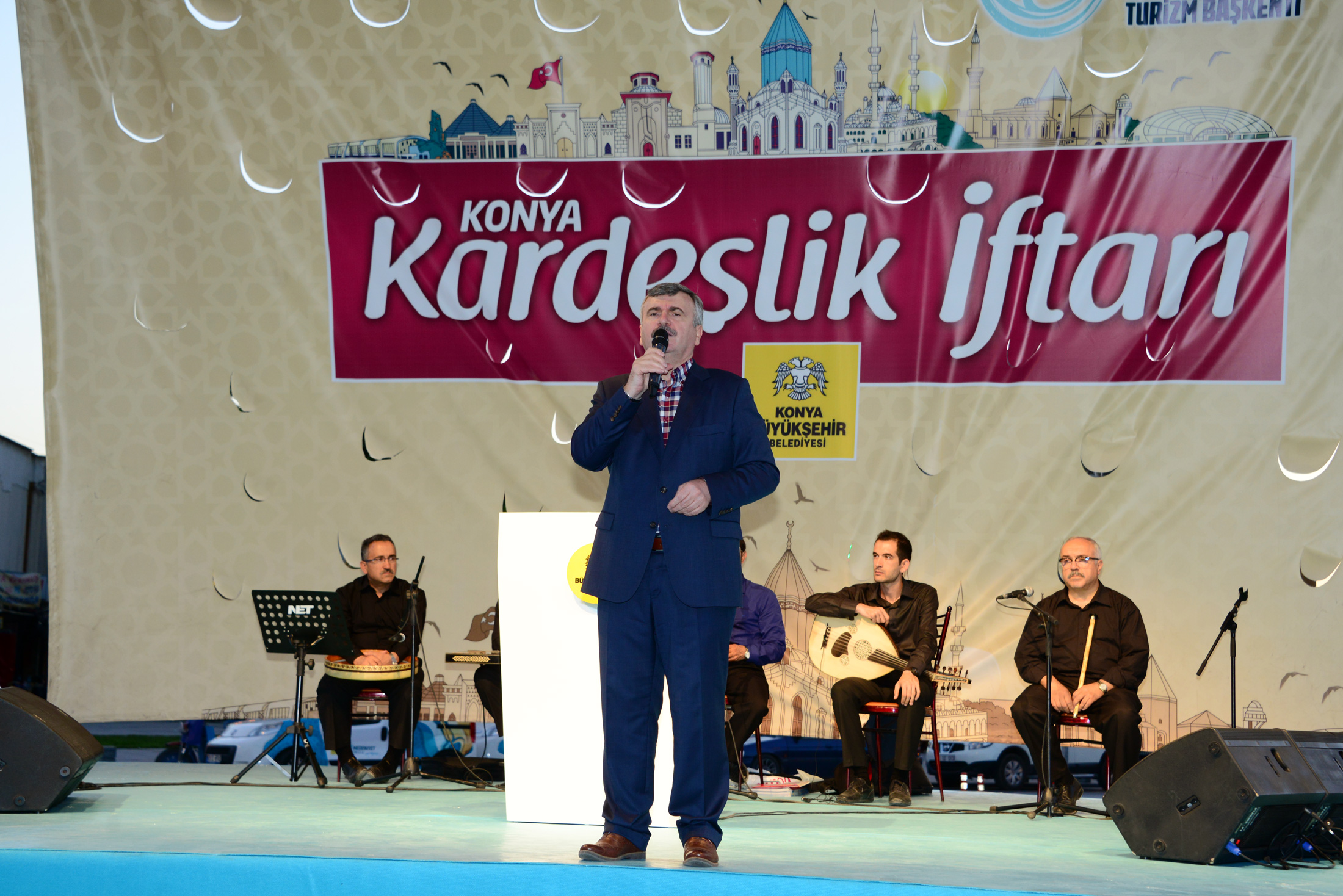 Binlerce Yetim Kardeşlik İftarında Buluştu