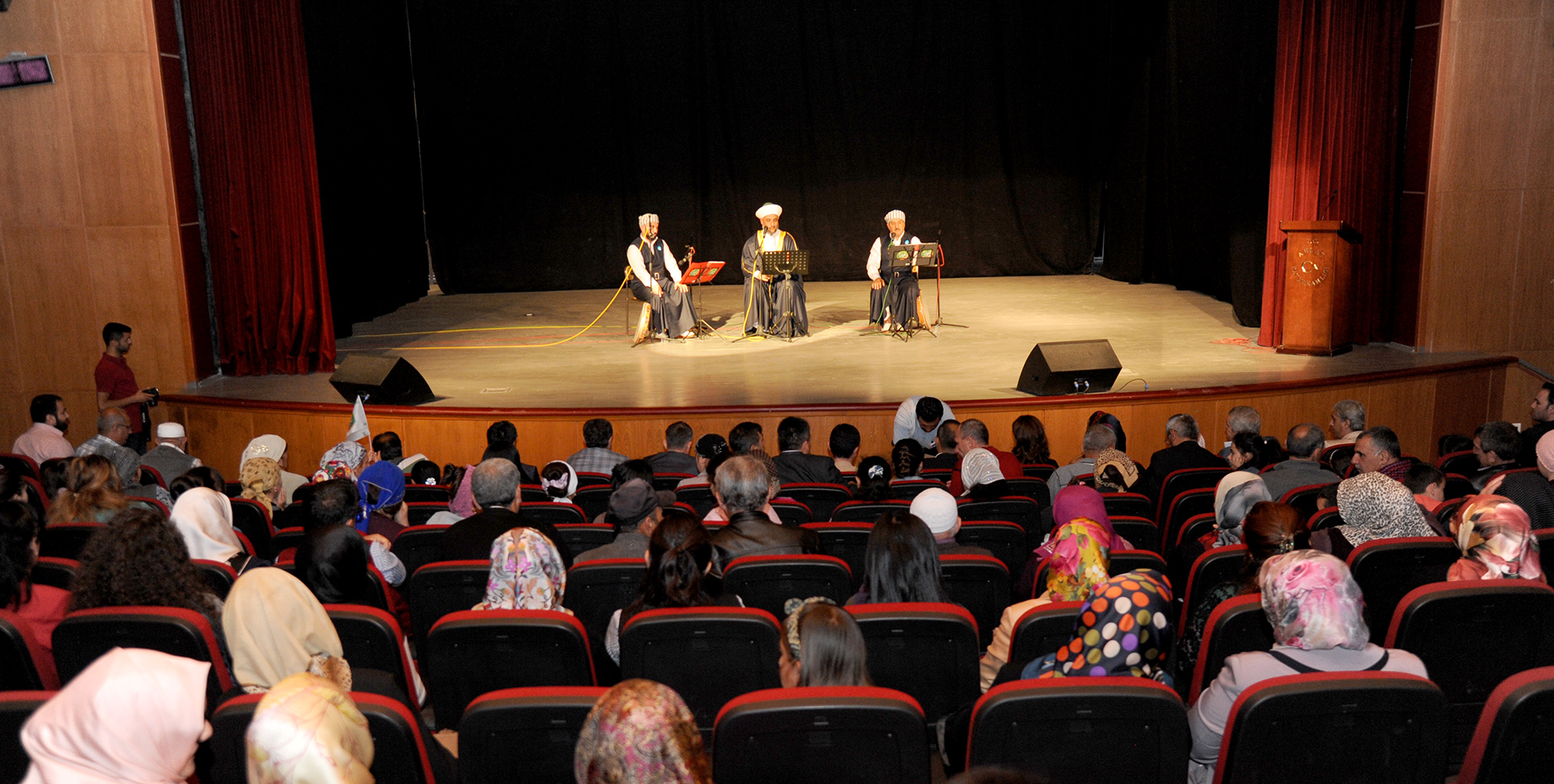 Van ve Ahlat'ta Kardeşlik Sofraları Kuruyoruz