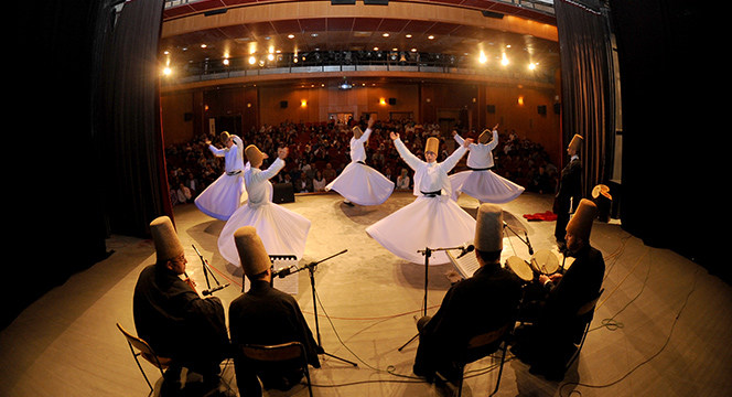 Van ve Ahlat'ta Kardeşlik Sofraları Kuruyoruz