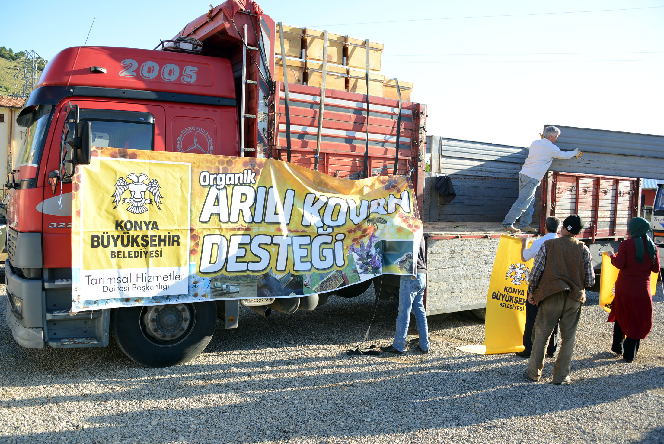 Büyükşehir'den Üreticiye Arı Desteği