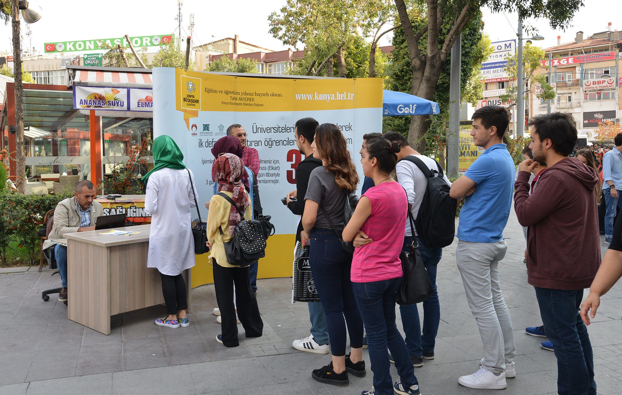Öğrenciler Elkart İle 3 Gün Ücretsiz Ulaşımdan Memnun