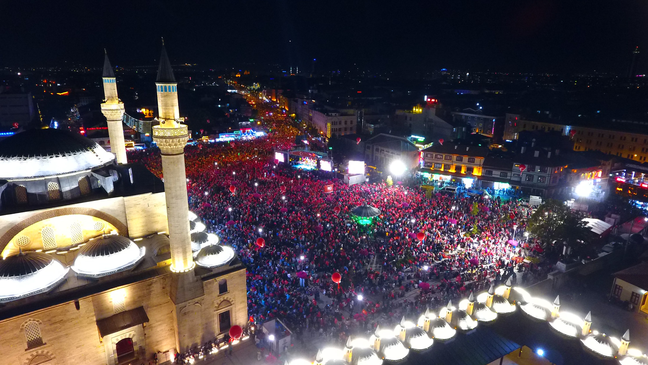 15 Temmuz'un Birinci Yılında Konya'da Yüzbinler Demokrasi Nöbetinde Buluştu
