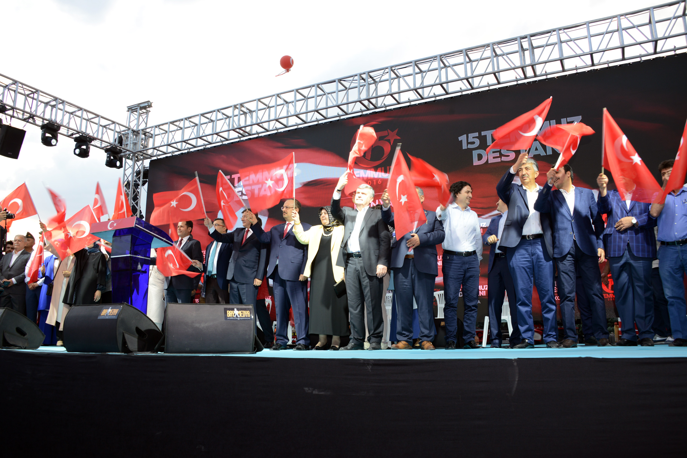 15 Temmuz'un Birinci Yılında Konya'da Yüzbinler Demokrasi Nöbetinde Buluştu