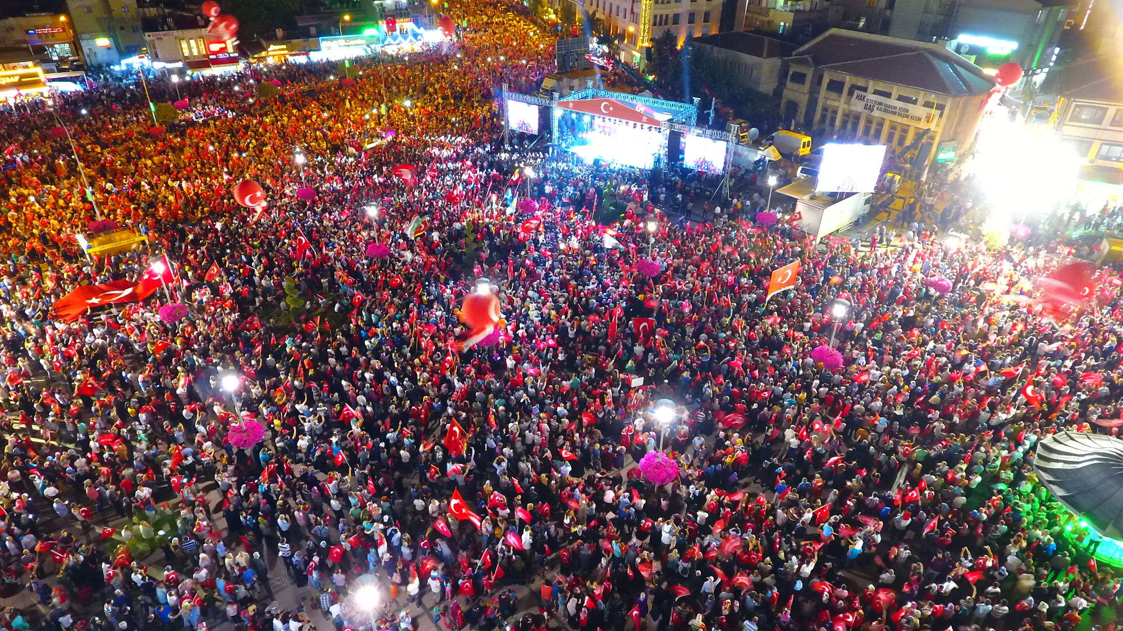 15 Temmuz'un Birinci Yılında Konya'da Yüzbinler Demokrasi Nöbetinde Buluştu