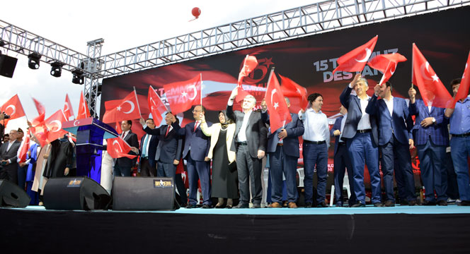 15 Temmuz'un Birinci Yılında Konya'da Yüzbinler Demokrasi Nöbetinde Buluştu