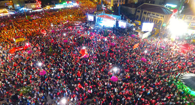 15 Temmuz'un Birinci Yılında Konya'da Yüzbinler Demokrasi Nöbetinde Buluştu