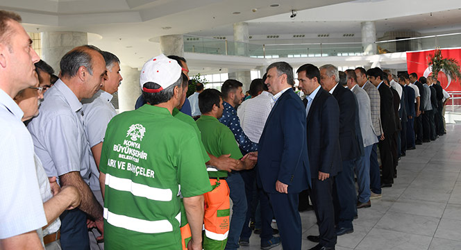 Başkan Akyürek, Belediye Personeliyle Bayramlaştı