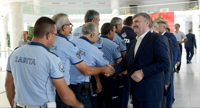 Başkan Akyürek Belediye Çalışanlarıyla Bayramlaştı