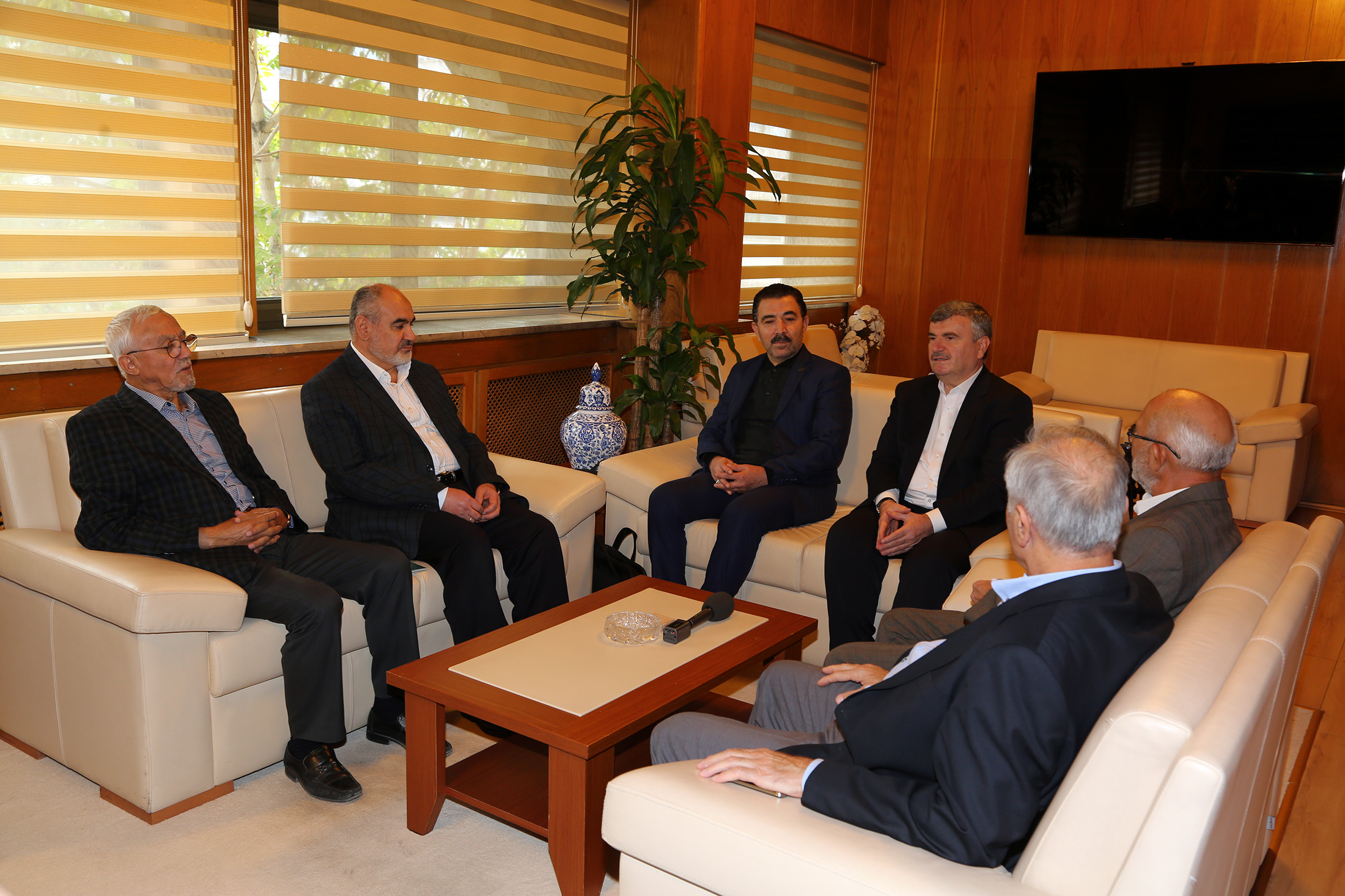 Konya Sivil Toplum Kuruluşları Platformu'ndan Başkan Akyürek'e Tebrik Ziyareti 