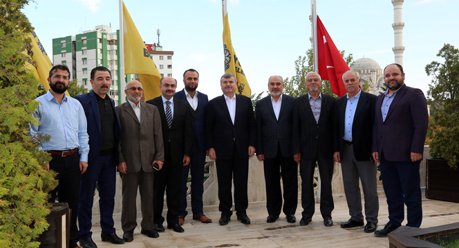 Konya Sivil Toplum Kuruluşları Platformu'ndan Başkan Akyürek'e Tebrik Ziyareti 