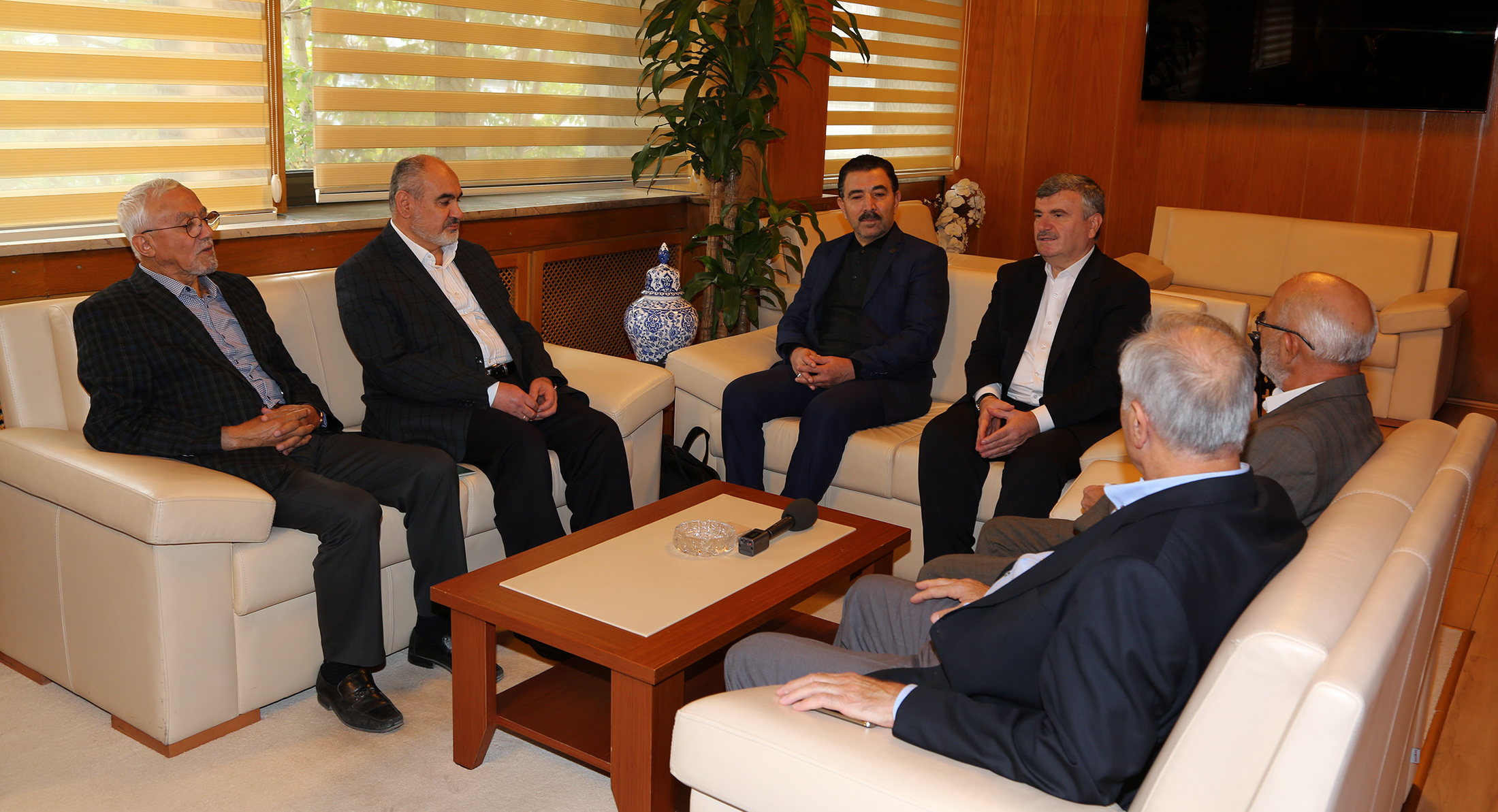 Konya Sivil Toplum Kuruluşları Platformu'ndan Başkan Akyürek'e Tebrik Ziyareti 