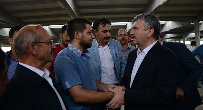 Türkiye'nin En Modern Hayvan Pazarında Bayram Yoğunluğu