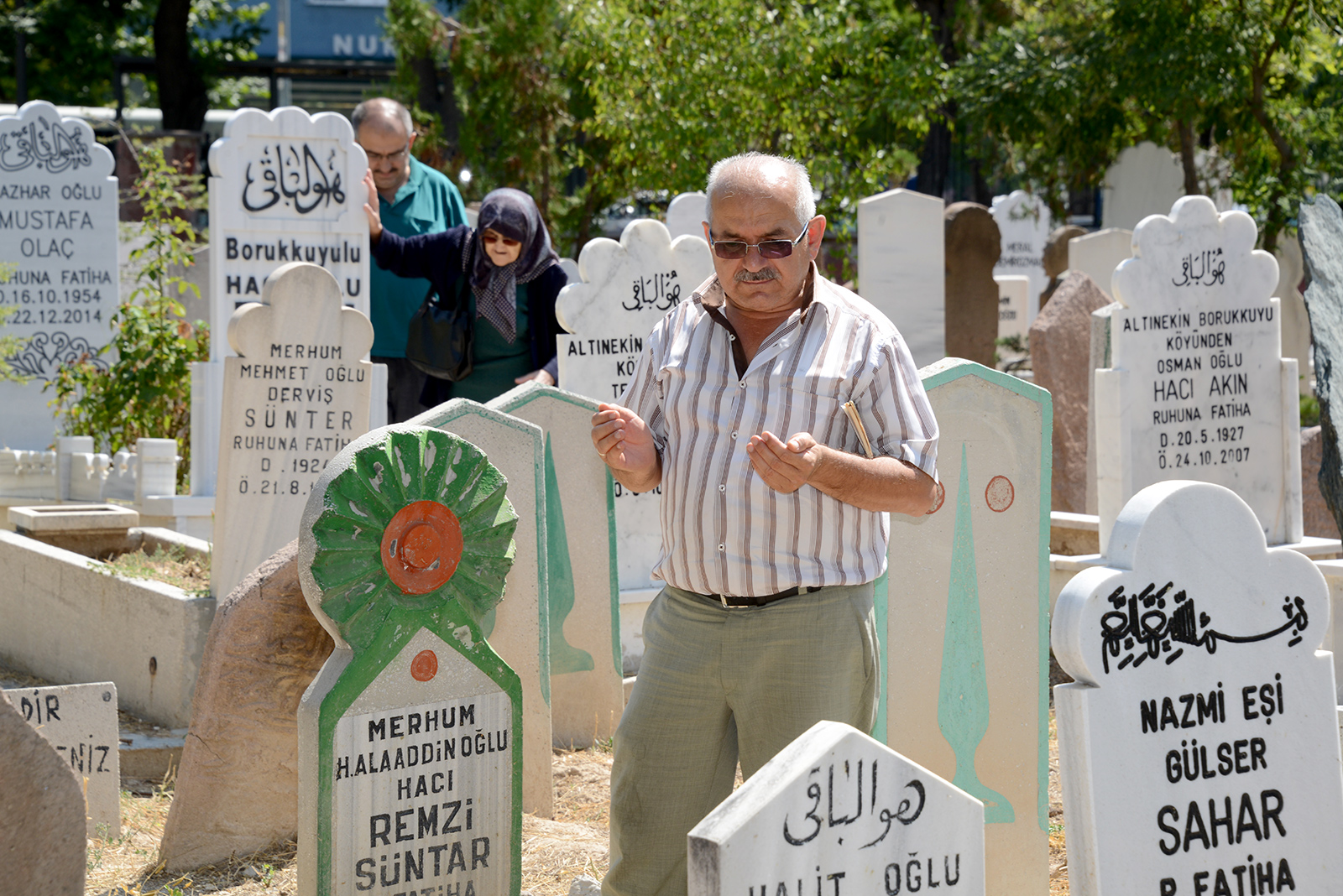 31 İlçedeki Mezarlıklar Bayrama Hazır Hale Getirildi