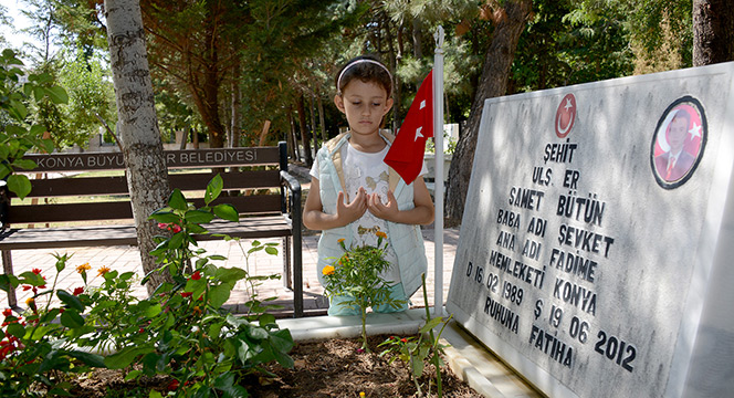 31 İlçedeki Mezarlıklar Bayrama Hazır Hale Getirildi