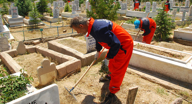 Bütün Mezarlıklara Büyükşehir Eli Değdi
