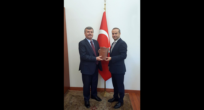 Başkan Akyürek Dünya Belediyeler Birliği Başkanlar Konseyi Toplantısına Katıldı: Savaşları Durdurmak İçin Daha Fazla İnisiyatif Alınmalı