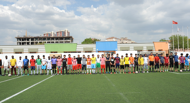 Uluslarlarası Öğrenci Futbol Turnuvası Başladı
