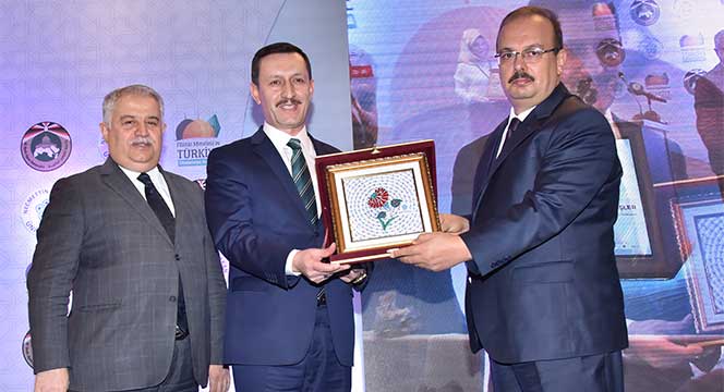Filistin'in ve Kudüs'ün Her Zaman Yanındayız