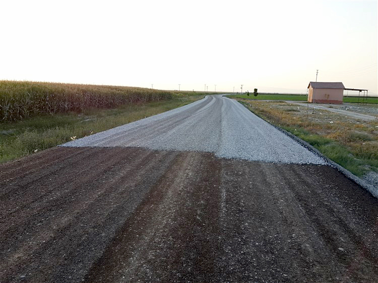 Bozkır İlçesi'nde Mahalle Yolu Standardı Yükseldi