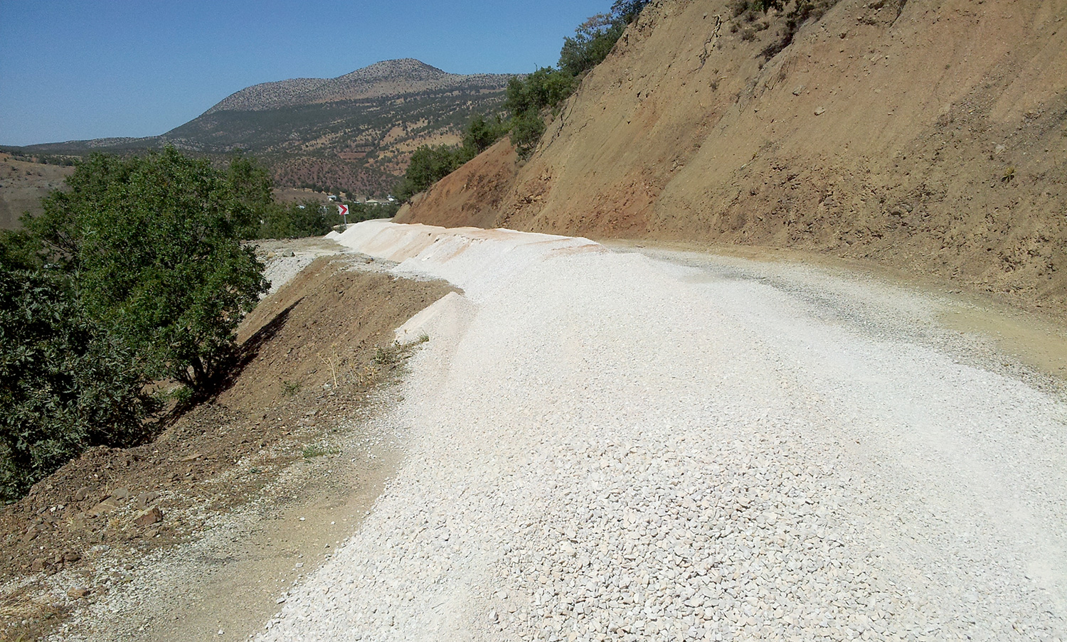 Bozkır İlçesi'nde Mahalle Yolu Standardı Yükseldi