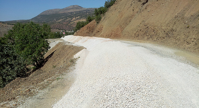 Bozkır İlçesi'nde Mahalle Yolu Standardı Yükseldi