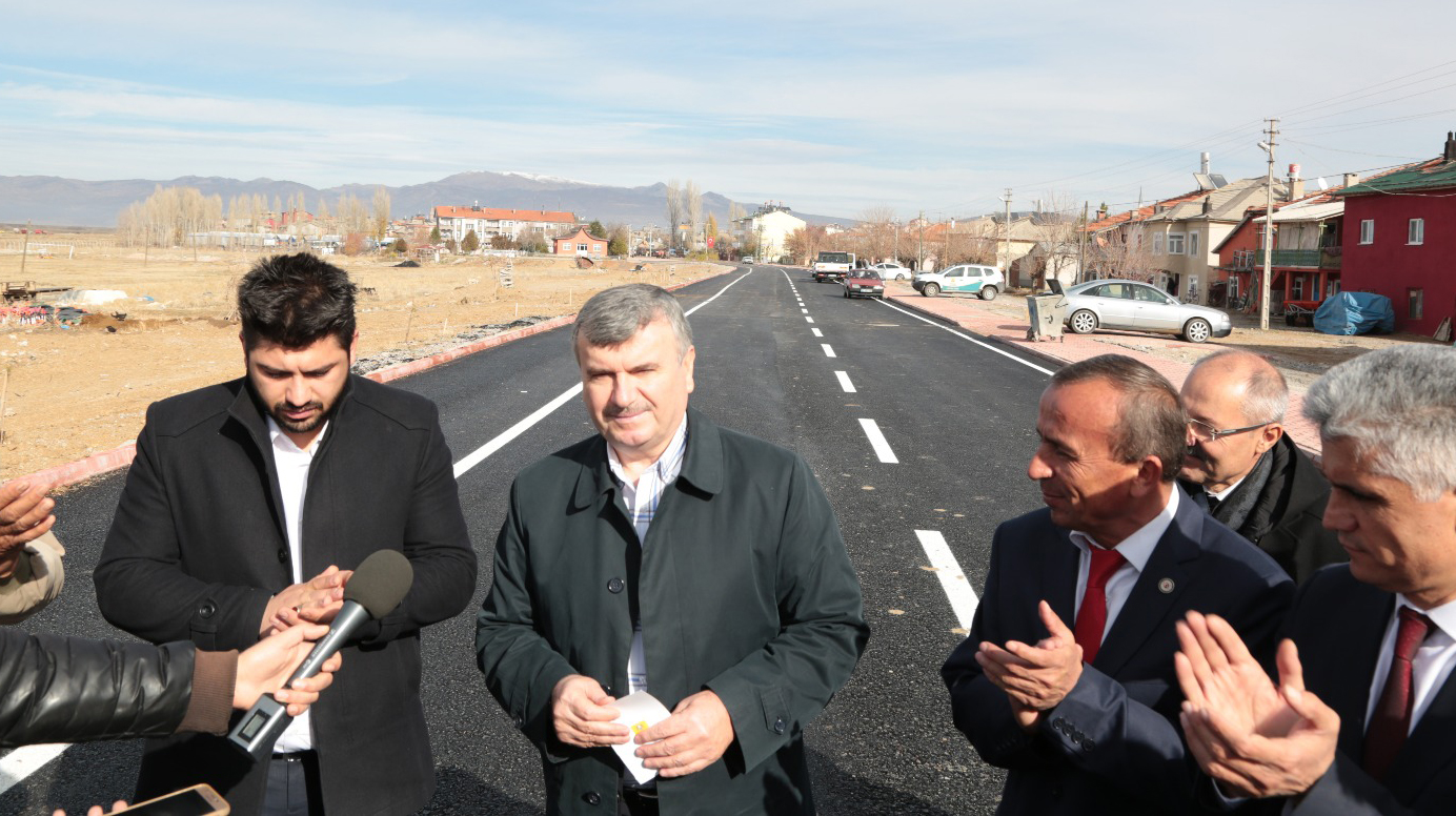 İlçelerimizde Yol Hariç Altyapıya 3 Yılda 1 Milyar Liralık Yatırım Yaptık