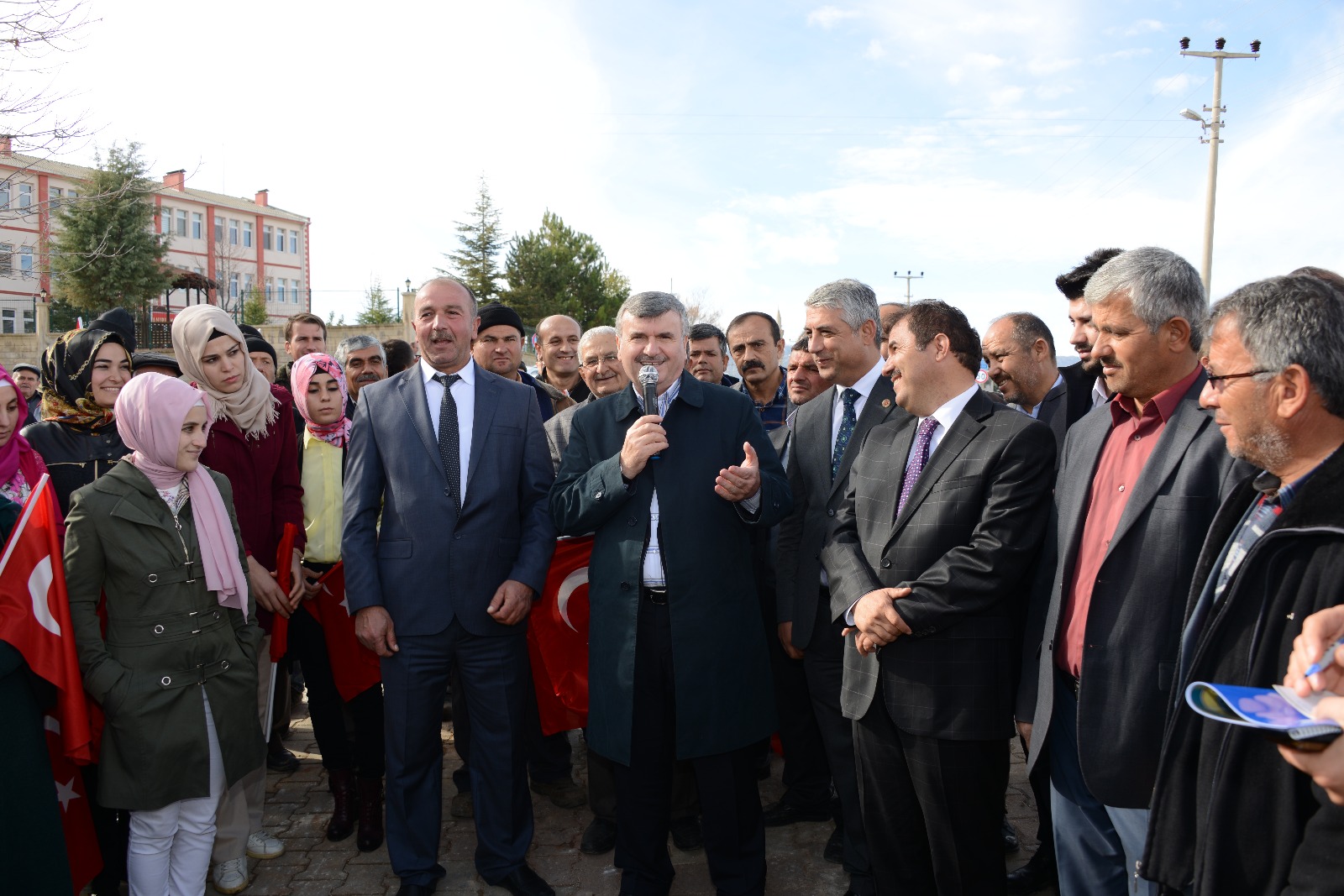İlçelerimizde Yol Hariç Altyapıya 3 Yılda 1 Milyar Liralık Yatırım Yaptık