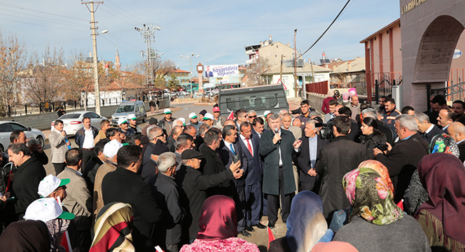 İlçelerimizde Yol Hariç Altyapıya 3 Yılda 1 Milyar Liralık Yatırım Yaptık