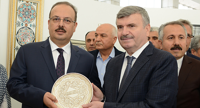 Geleneksel 13. Altın Dokunuşlar 'Endülüs'ten Selçukluya' Sergisi Açıldı