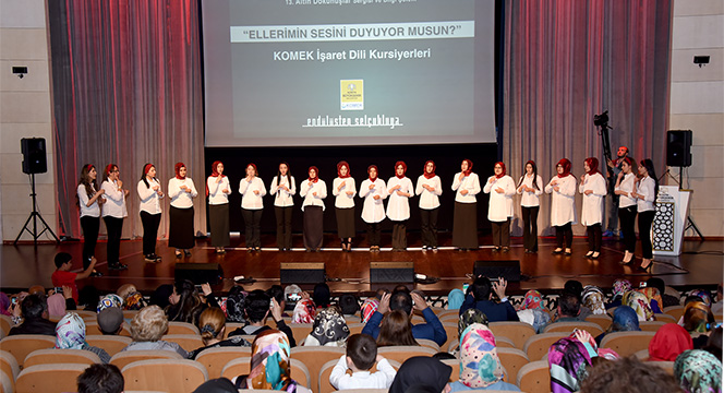 İşaret Dili Kursiyerlerinden Anlamlı Program