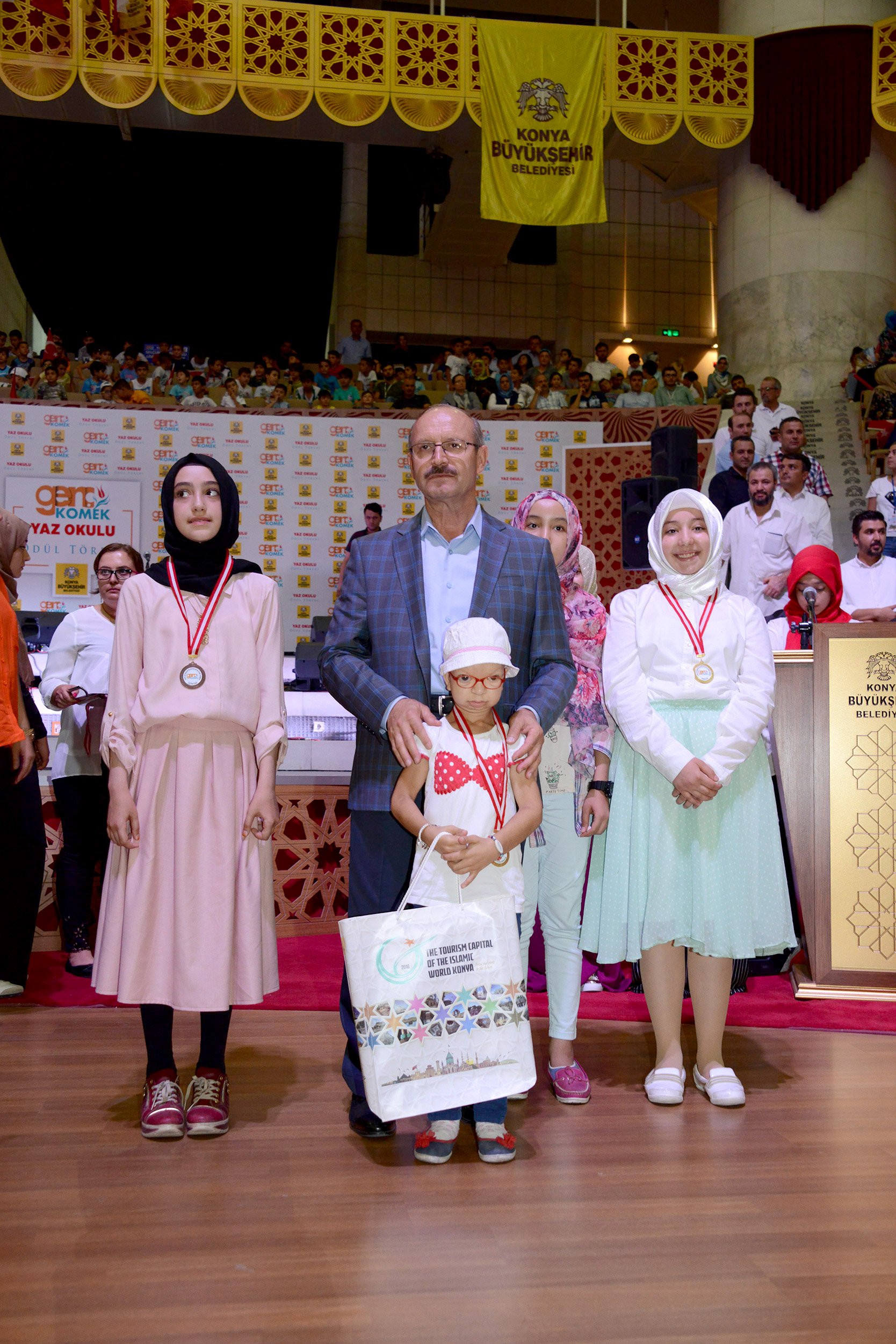 Geleceğin Teminatı Gençler Ödüllendirildi