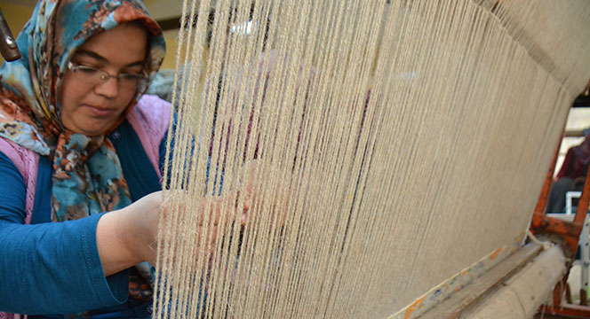 KOMEK Halı ve Kilim Atölyesi Gelir Kapısı Oldu