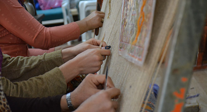 KOMEK Halı ve Kilim Atölyesi Gelir Kapısı Oldu