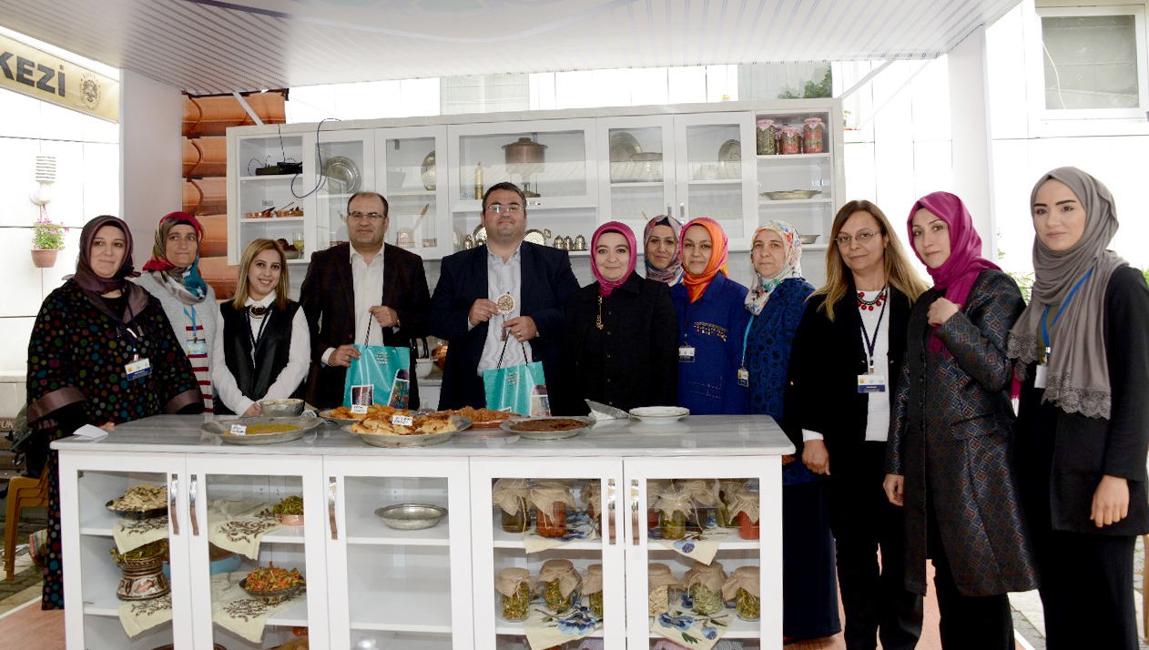 KOMEK Müzik Topluluğu'ndan 'İrfani Türküler' Konseri
